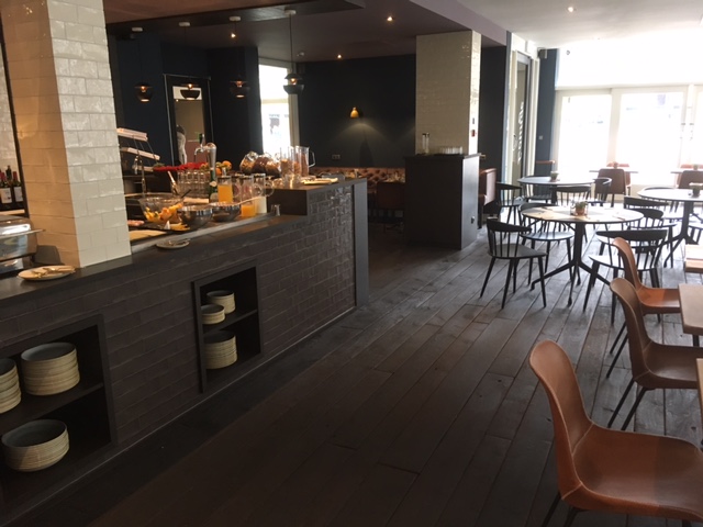 Nieuwe vloer in het restaurant van golden tulip hotel lion dór